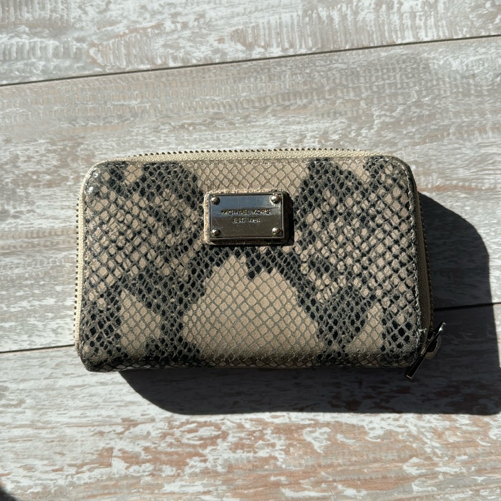 Michael Kors Wallet Snake Print‎ - Picture 1 of 7